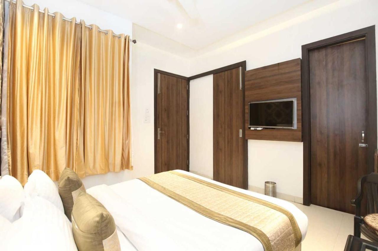 Hotel O Grand Star Amritsar Bagian luar foto