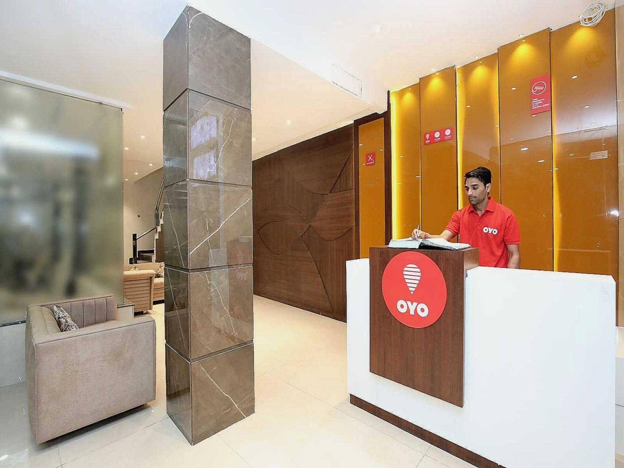 Hotel O Grand Star Amritsar Bagian luar foto