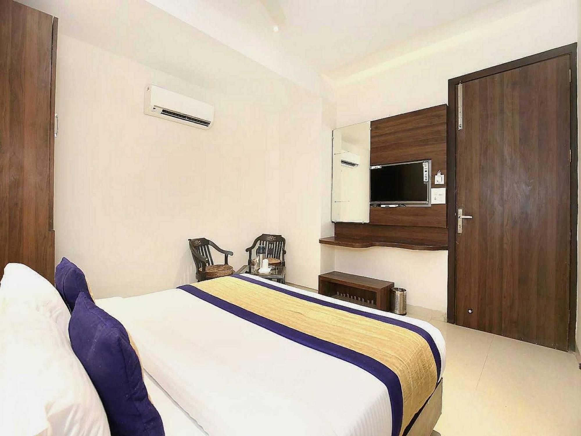 Hotel O Grand Star Amritsar Bagian luar foto
