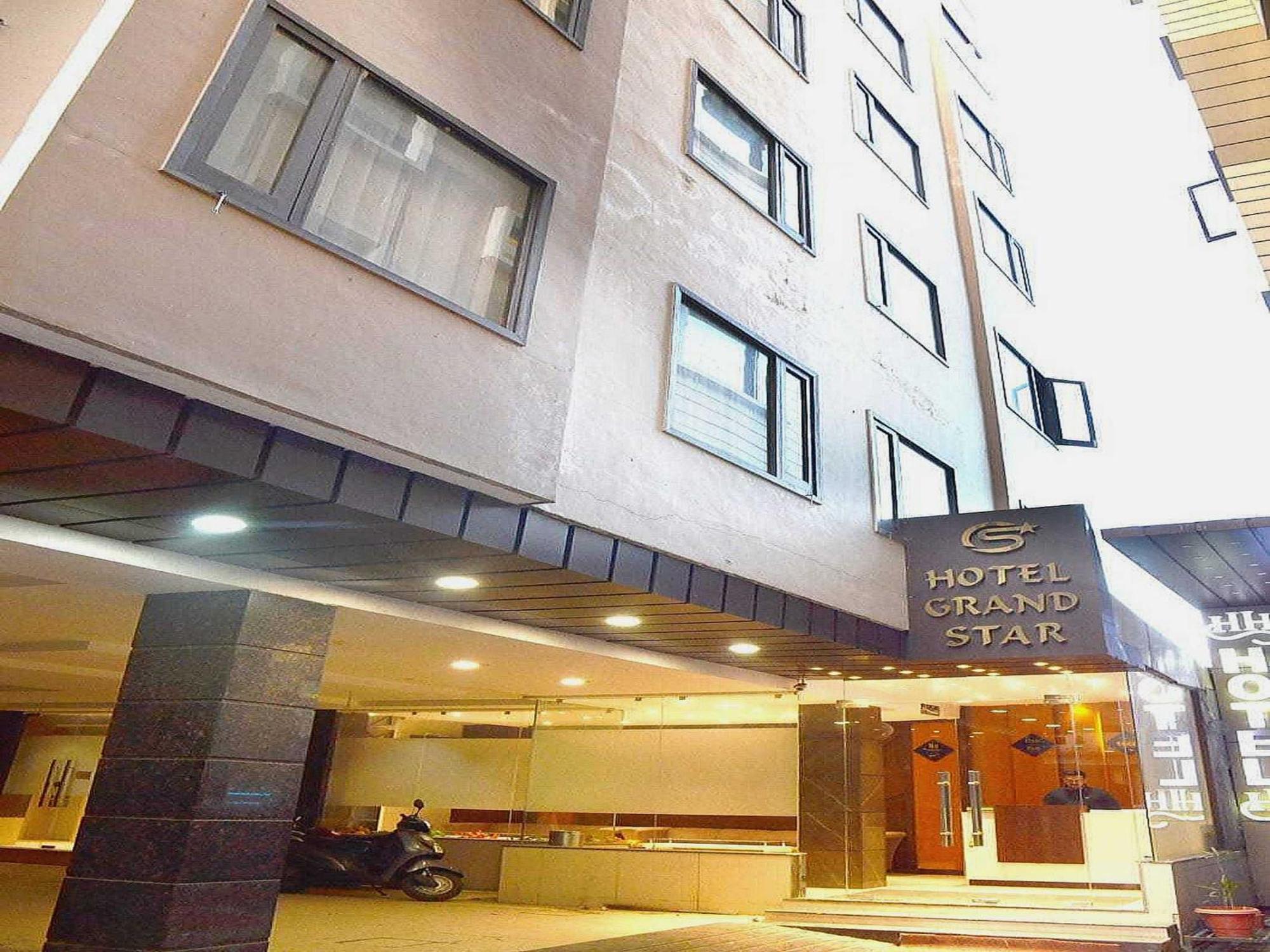 Hotel O Grand Star Amritsar Bagian luar foto