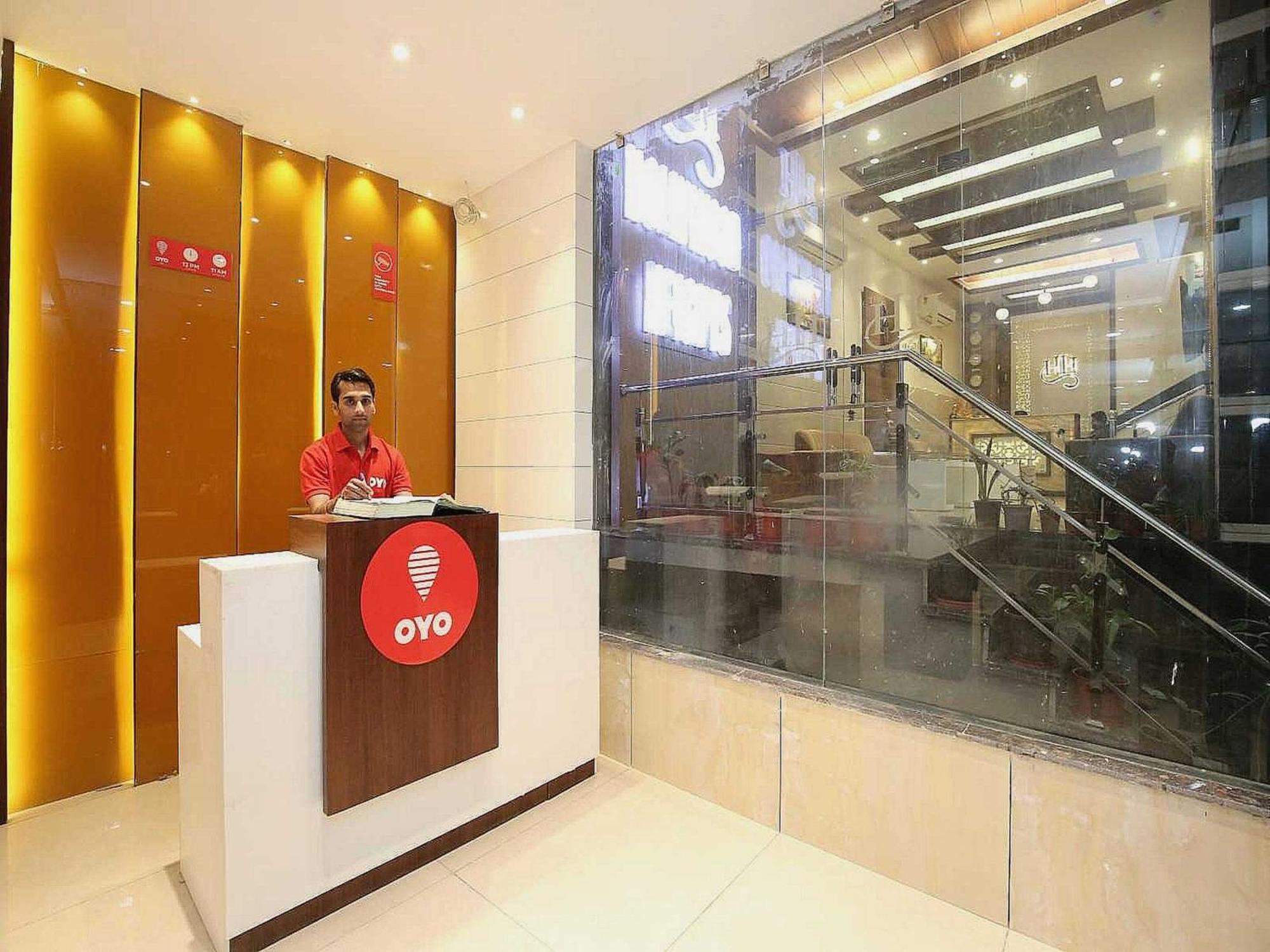 Hotel O Grand Star Amritsar Bagian luar foto